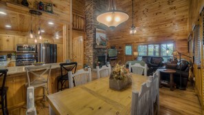 Kabin, 3 kamar tidur | Makan di kamar