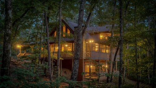 Nestled In by Escape to Blue Ridge