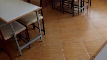 Päivittäinen mannermainen aamiainen maksusta