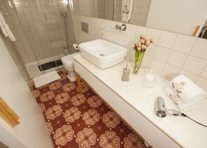 淋浴設備、風筒、提供毛巾、廁紙