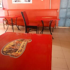 Lobby sitting area - Rendezvous Hotel (Nakuru)