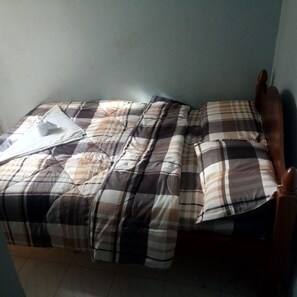 Single Room | Desk, free WiFi, bed sheets - Rendezvous Hotel (Nakuru)