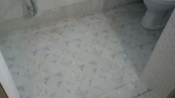 Single Room | Bilik Mandi | Pancuran mandi, kelengkapan dandanan diri percuma, tuala disediakan