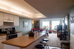 Interior - Shipwatch #1365 - Heated Pool! (Fernandina Beach)