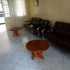 Área de estar no saguão