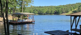 Cozy townhome on Lake Desoto. Pet Friendly