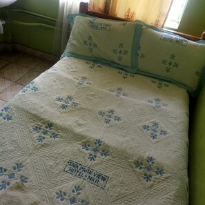 Double Room Single Use | Desk, free WiFi, bed sheets - Shik Park View Hotel (Nakuru)