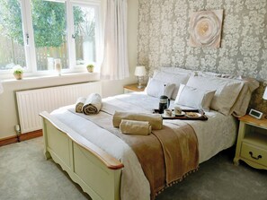 3 bedrooms, free WiFi, bed sheets - 3 bedroom accommodation in Amble (Amble)