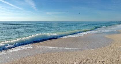 Boca Bay 3BR Home, Water Front, Dock, St. Pete Beach!