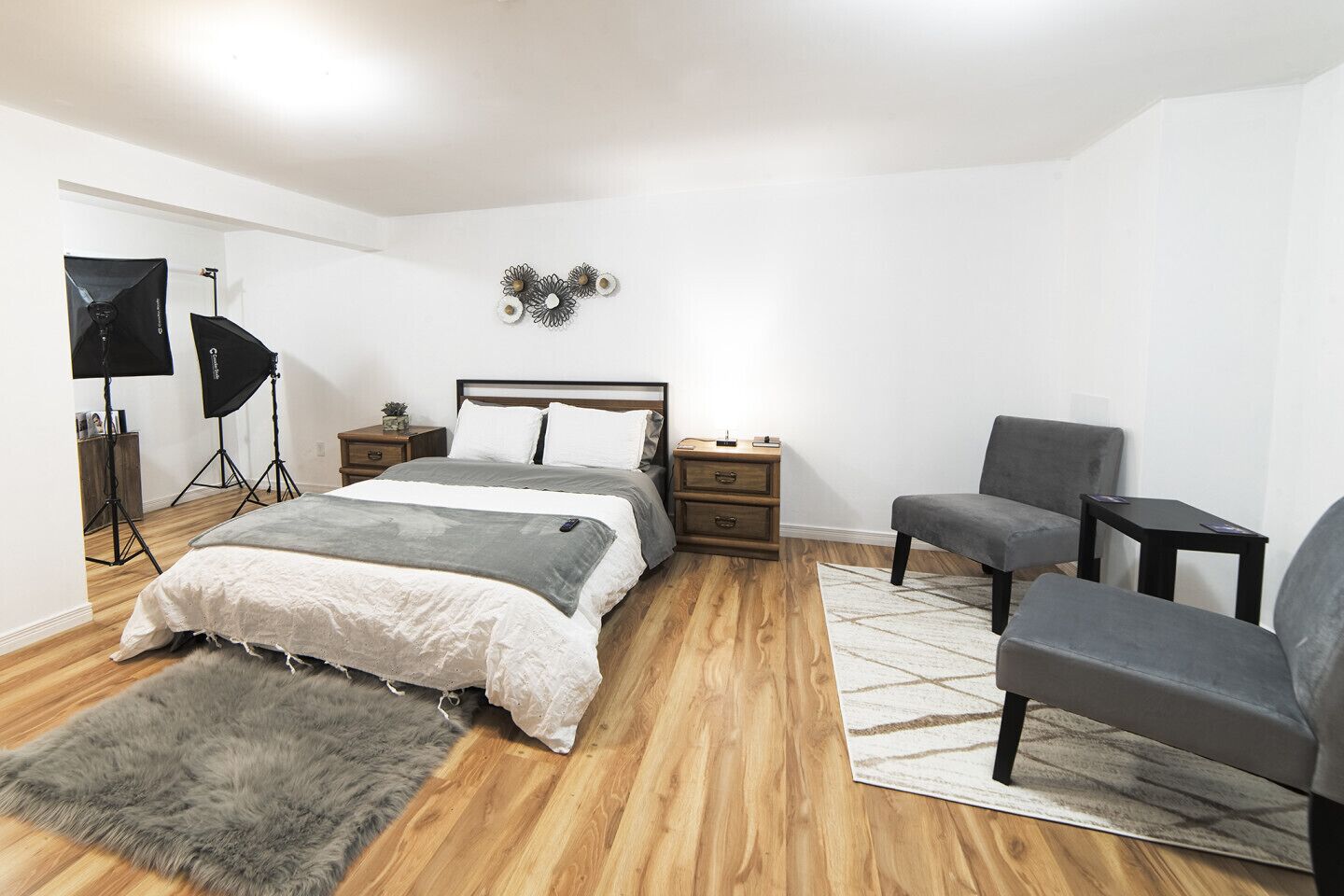 Studio Schön - Cozy Private Basement Studio Ensuite