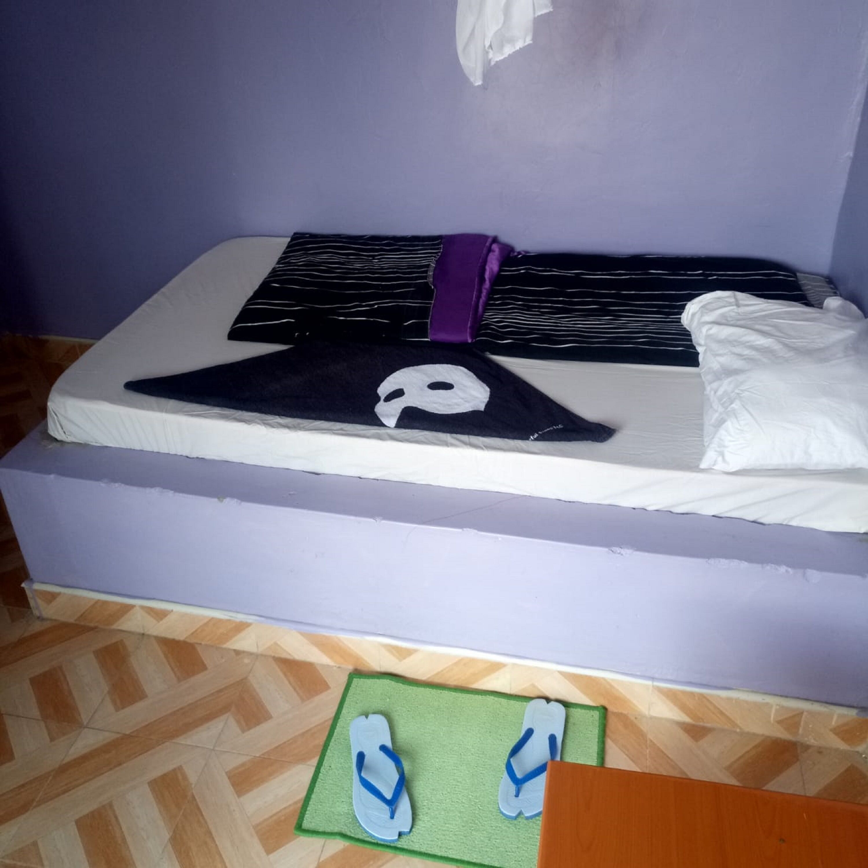 Chambre Simple | Bureau, Wi-Fi gratuit, draps fournis