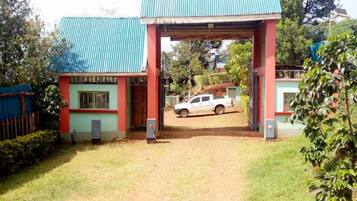 Entrée de l’hébergement