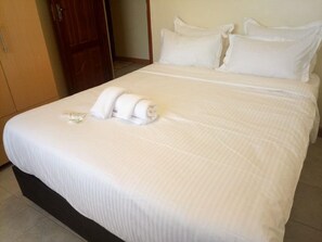 Standard Room | Desk, free WiFi, bed sheets - Zebu Lodge And Luxury Hotel (Narok)