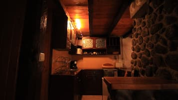 Fridge, oven, coffee/tea maker, toaster