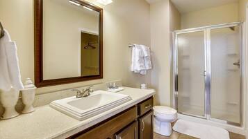 Apartment, 2 Bedrooms | Bathroom