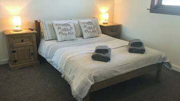 3 bedrooms, free WiFi, bed sheets
