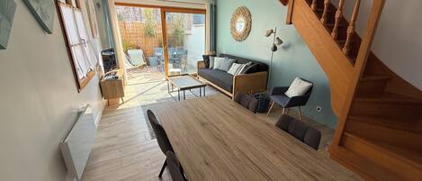 Télévision, chaîne hi-fi