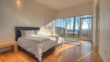 Cabin, 3 Bedrooms | 3 bedrooms, iron/ironing board, free WiFi, bed sheets
