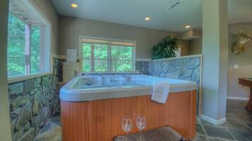 Cabin, 3 Bedrooms | Spa