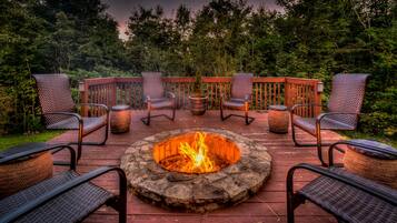 Cabin, 3 Bedrooms | Balcony