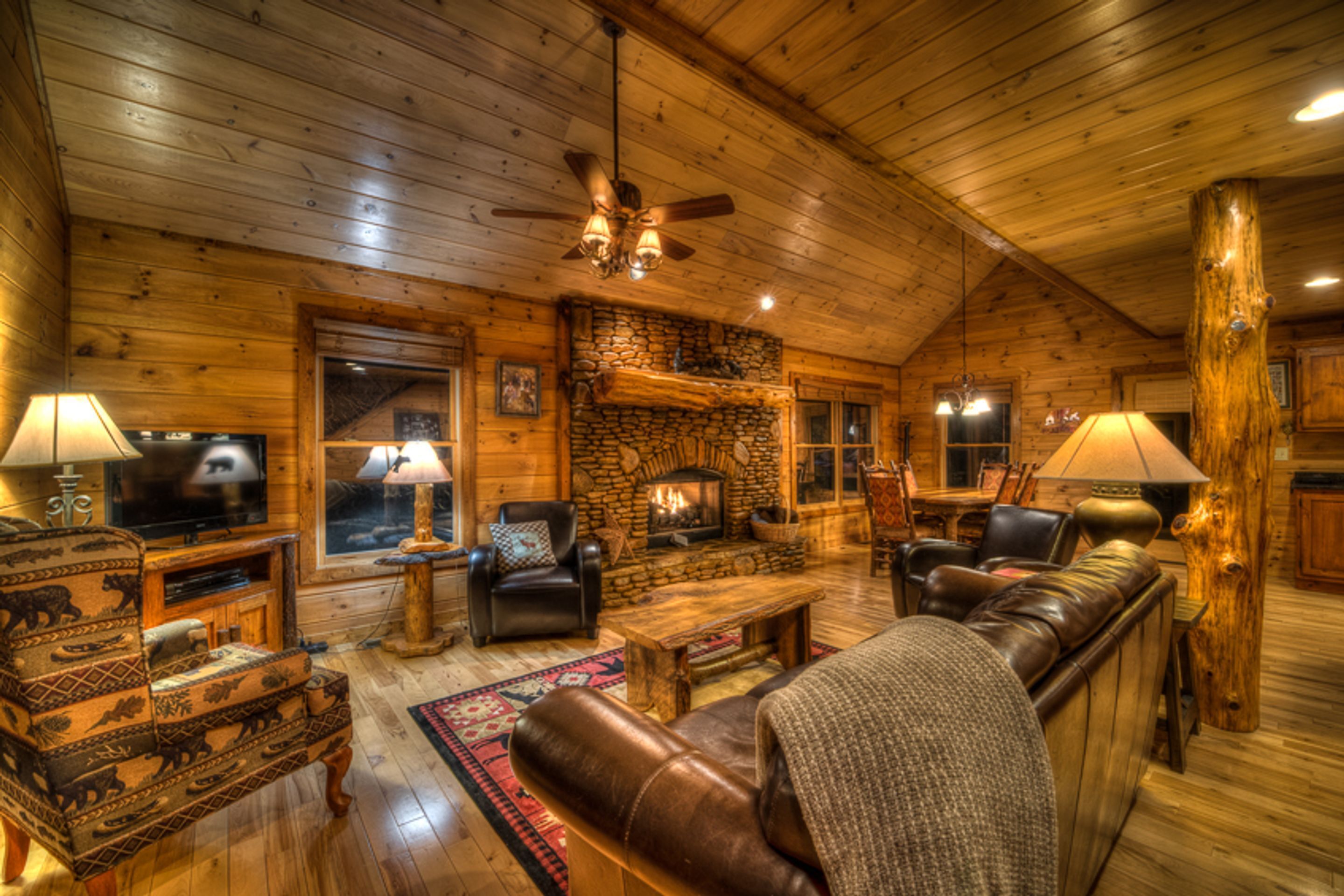 Cabin, 3 Bedrooms | Living room | TV