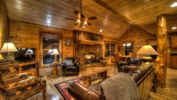 Cabin, 3 Bedrooms | Living room | TV