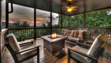 Cabin, 4 Bedrooms | Balcony
