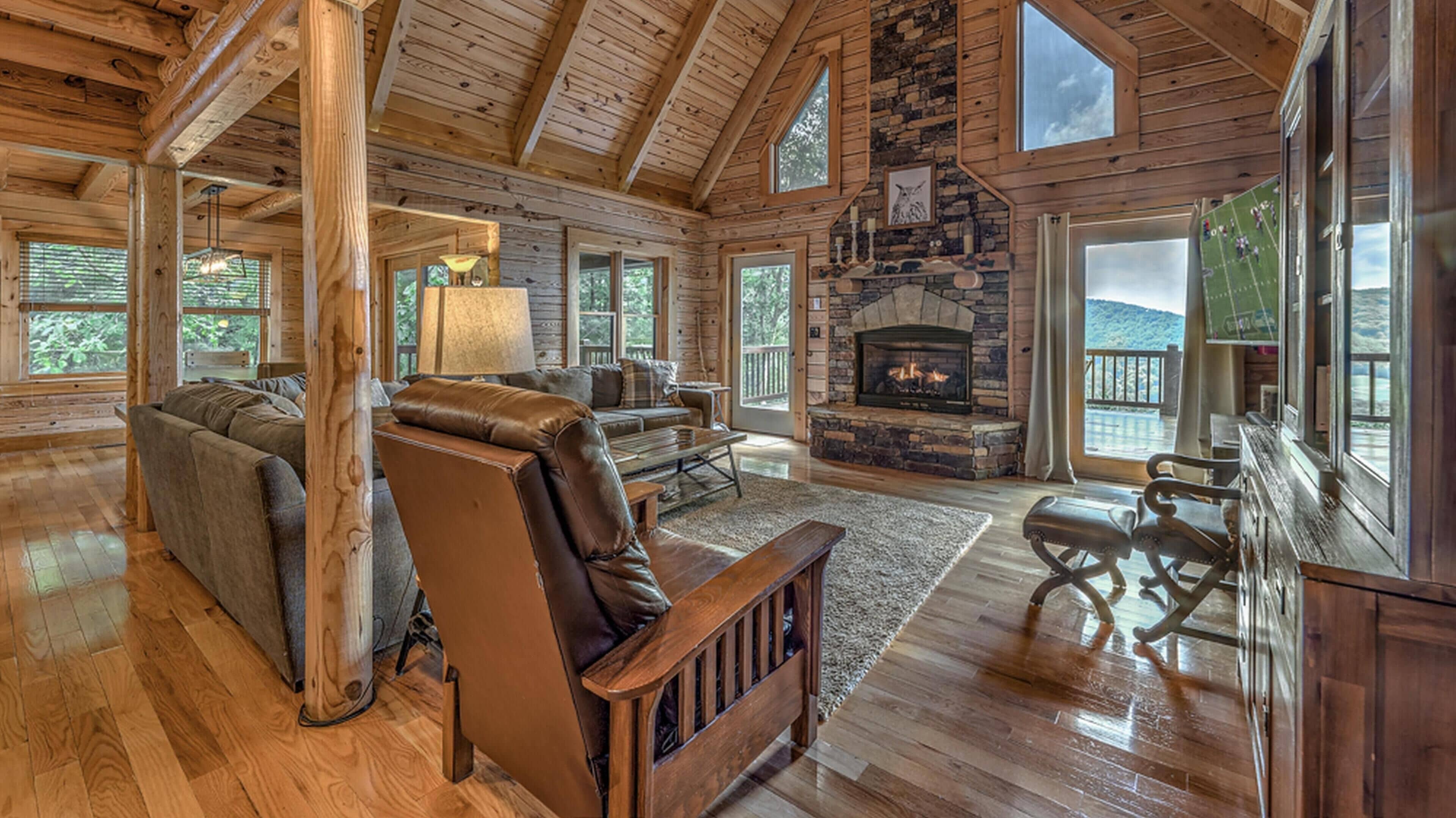 Cabin, 4 Bedrooms | Living room | TV