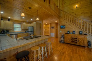 Private kitchen - Skyline Lodge by Escape to Blue Ridge (Ellijay)