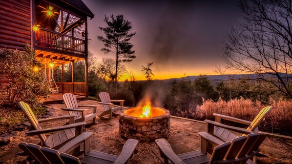 Cabin, 5 Bedrooms | Terrace/patio