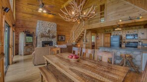 Cabin, 3 Bedrooms | Private kitchen