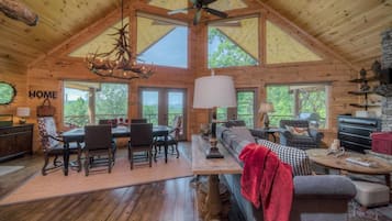 Cabin, 3 Bedrooms | Living room | TV