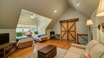 Cabin, 4 Bedrooms | 4 bedrooms, iron/ironing board, free WiFi, bed sheets