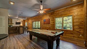 Cabin, 4 Bedrooms | Game room