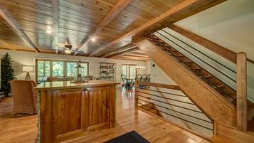 Cabin, 4 Bedrooms | Private kitchen | Fridge, microwave, stovetop, dishwasher