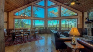 小屋, 4 間臥室 | 客廳 | 電視