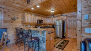 Cabin, 3 Bedrooms | Private kitchen