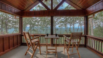 Cabin, 4 Bedrooms | Balcony