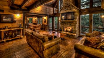 Cabin, 4 Bedrooms | Living room | TV