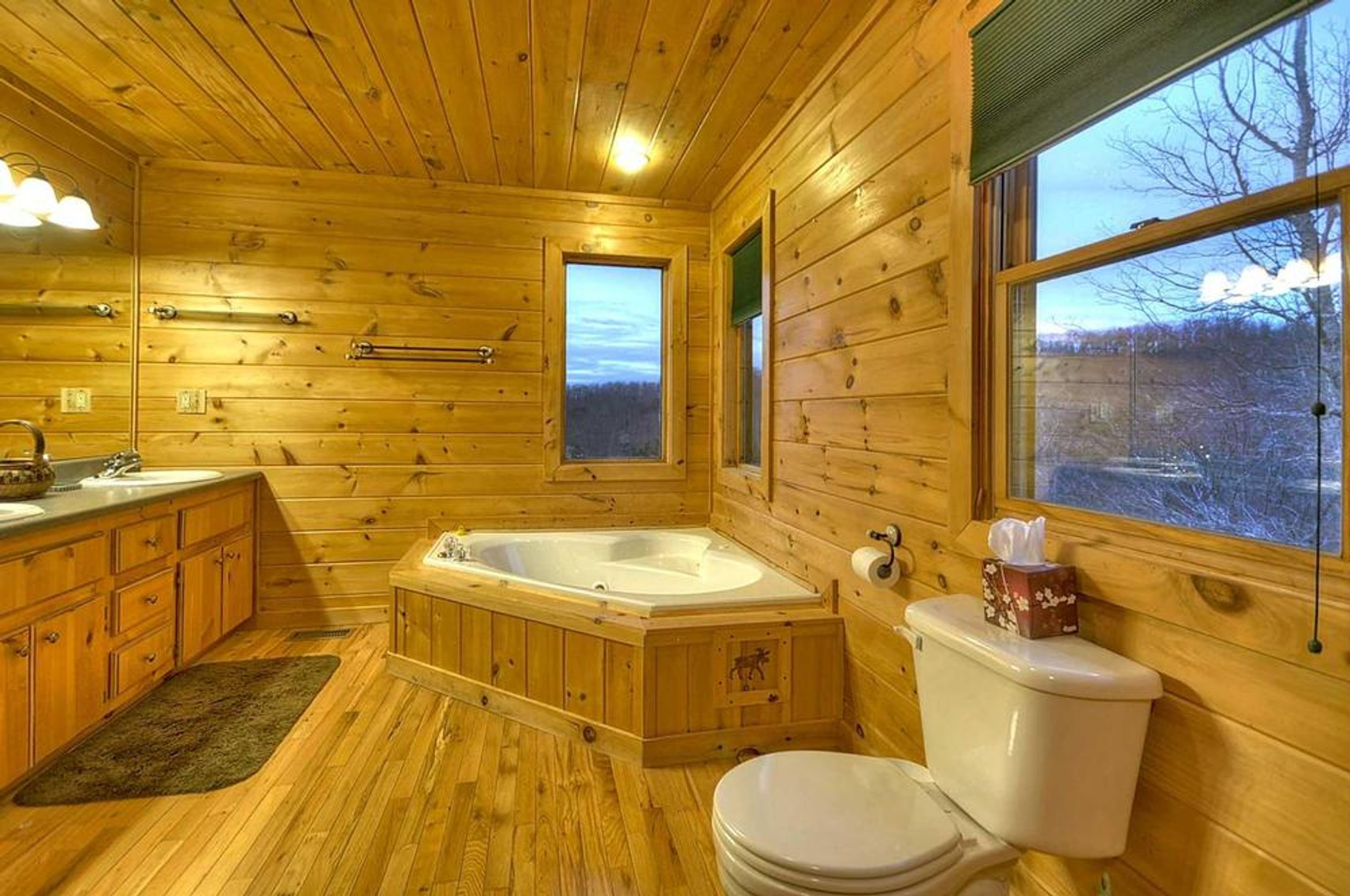 Cabin, 3 Bedrooms | Bathroom | Hair dryer, towels