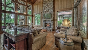 Cabin, 3 Bedrooms | Living area | 32-inch TV with digital channels