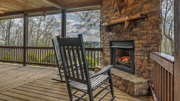 Cabin, 3 Bedrooms | Balcony