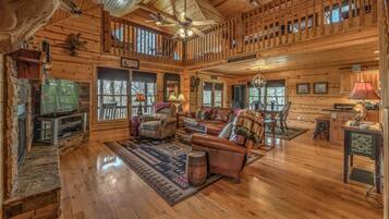 Cabin, 3 Bedrooms | Living room | 36-inch TV with digital channels
