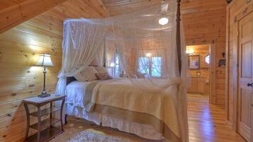 Cabin, 3 Bedrooms | 3 bedrooms, iron/ironing board, free WiFi, bed sheets