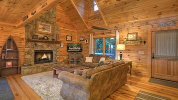 Cabin, 3 Bedrooms | Living room | TV
