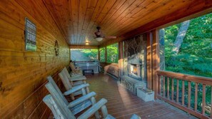Cabin, 4 Bedrooms | Balcony
