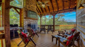 BBQ/picnic area - Stone Pine Lodge by Escape to Blue Ridge (Mineral Bluff)