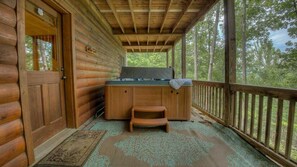 Outdoor spa tub - Sweet Seclusion by Escape to Blue Ridge (Morganton)