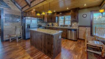 小屋, 4 間臥室 | 私人廚房 | 電冰箱、微波爐、爐台、洗碗機