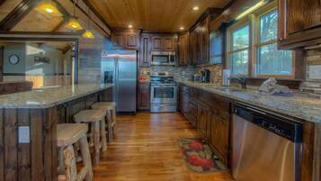 小屋, 4 間臥室 | 私人廚房 | 電冰箱、微波爐、爐台、洗碗機